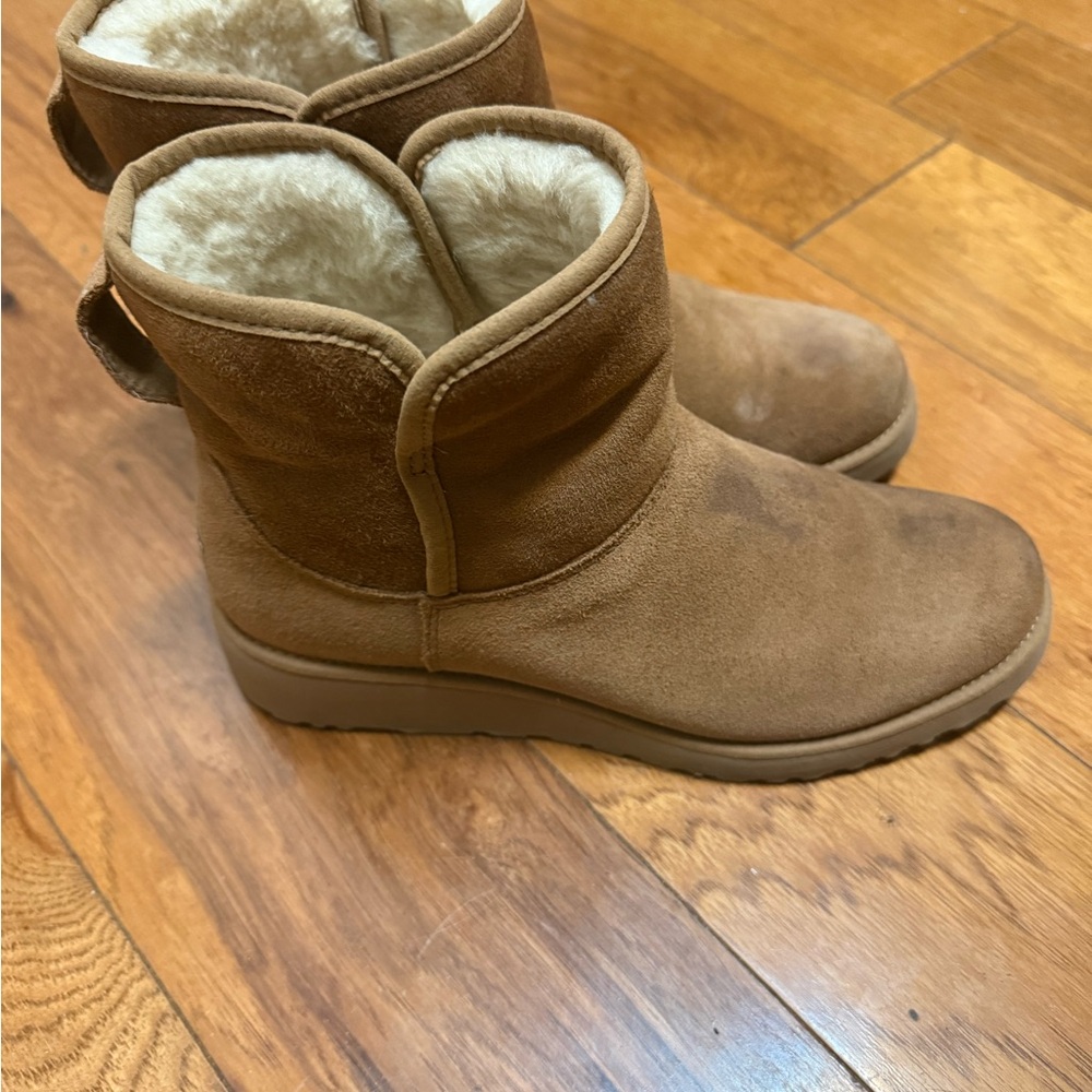 Closet clean out! UGG Women's Boots - Picture 4 of 6
